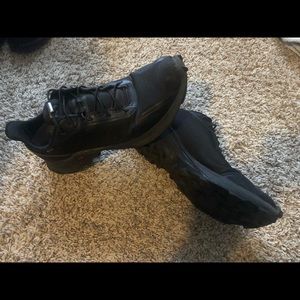 Salmon trail shoes